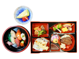 【松花堂弁当】昼食・夕食のひと時に合わせ、十分な味わいが楽しめるよう、ご提供いたします。